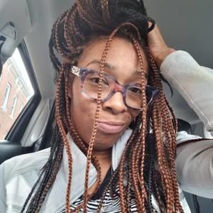 Meet your Posher, Arielle